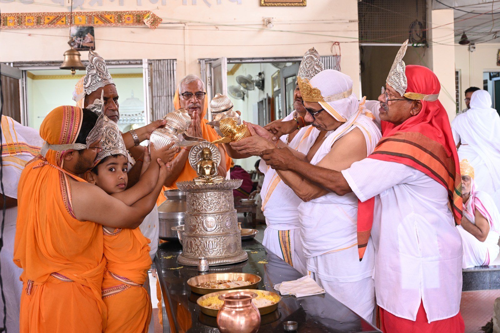 विनम्रता ही व्यवहार शुद्धि का आधार, केवल चरण स्पर्श करना पर्याप्त नहीं: राष्ट्रसंत मुनि प्रमाण सागर - मध्य प्रदेश - LALITPUR