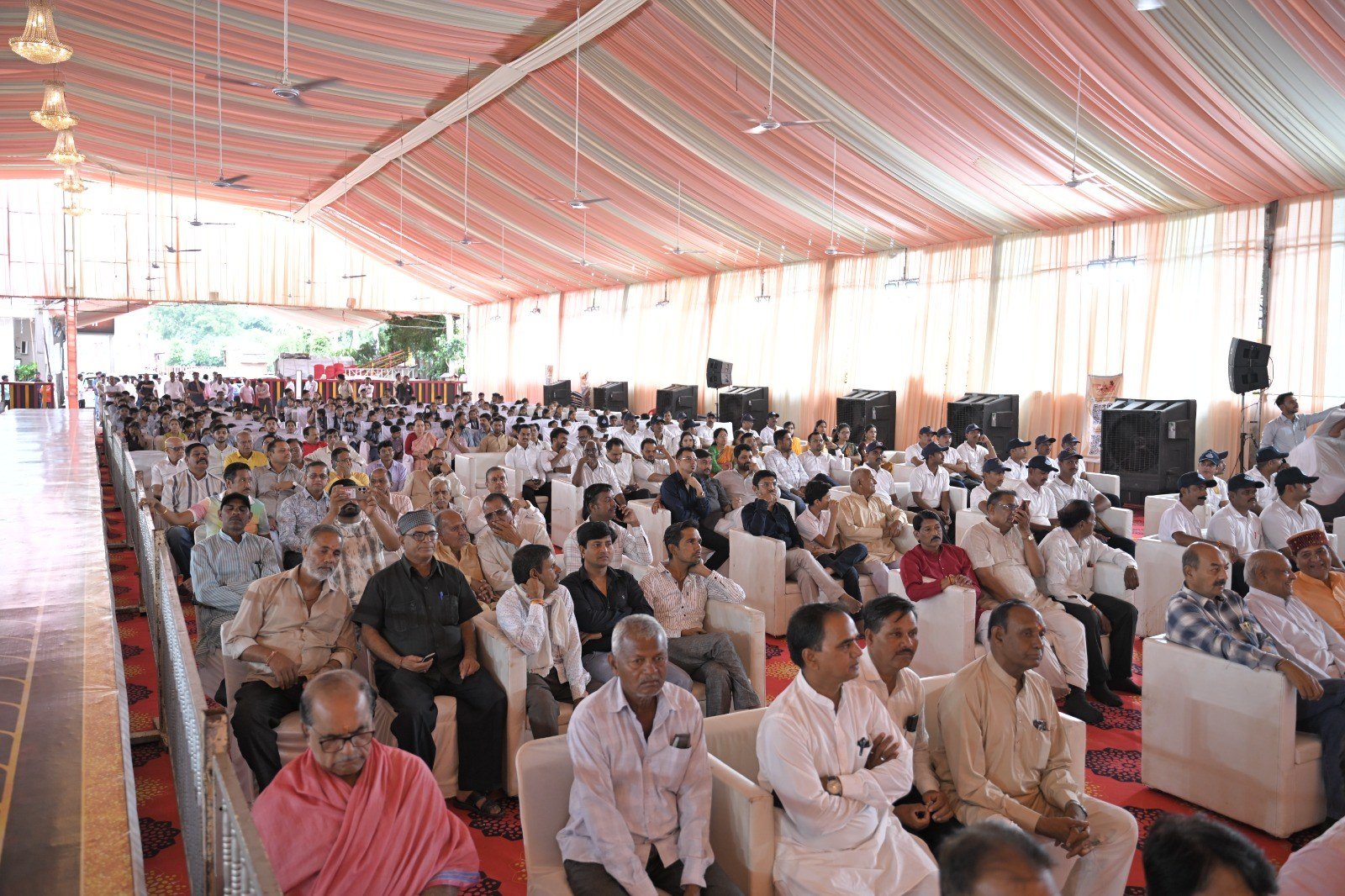 गणाचार्य के सानिध्य में पुष्पगिरी पर रचा गया इतिहास, हजारों भक्तों ने किया उपवास - मध्य प्रदेश - LALITPUR LIVE TV