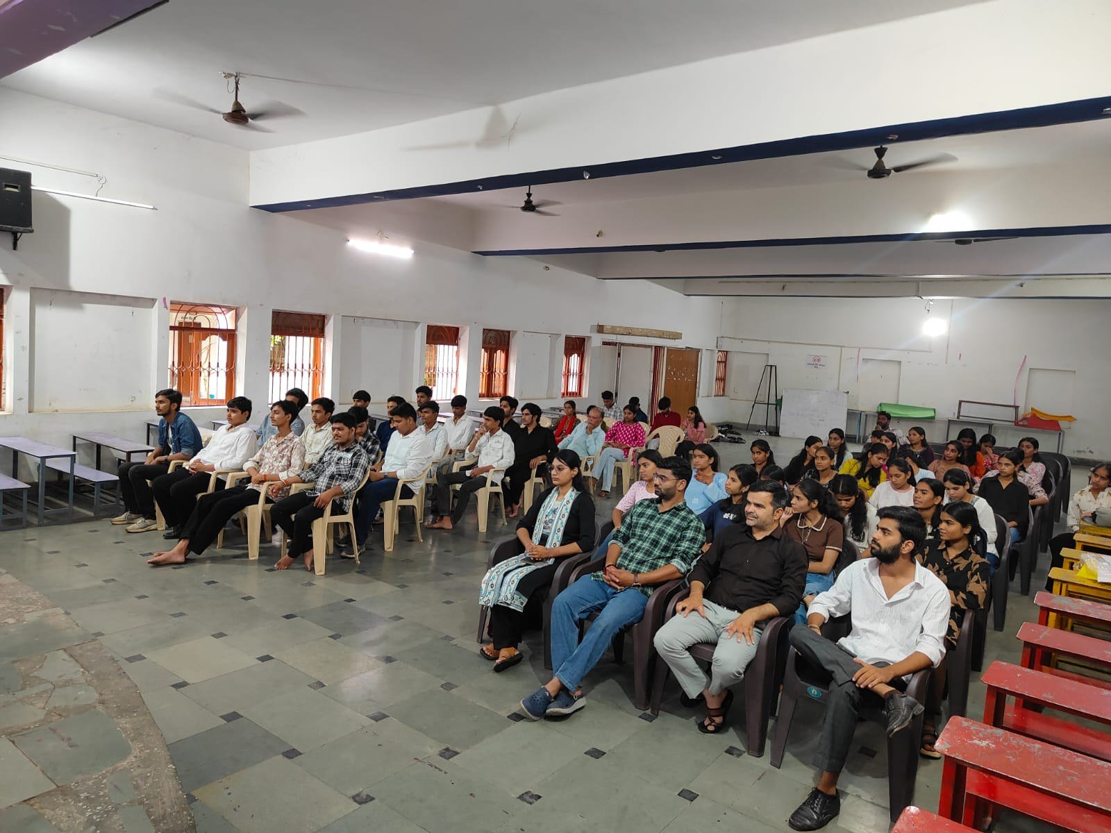 अखिल भारतीय साहित्य परिषद ने सनराइजर्स स्कूल में आयोजित की व्याख्यान माला और मेधावी छात्र सम्मान समारोह - मध्य प्रदेश - LALIT