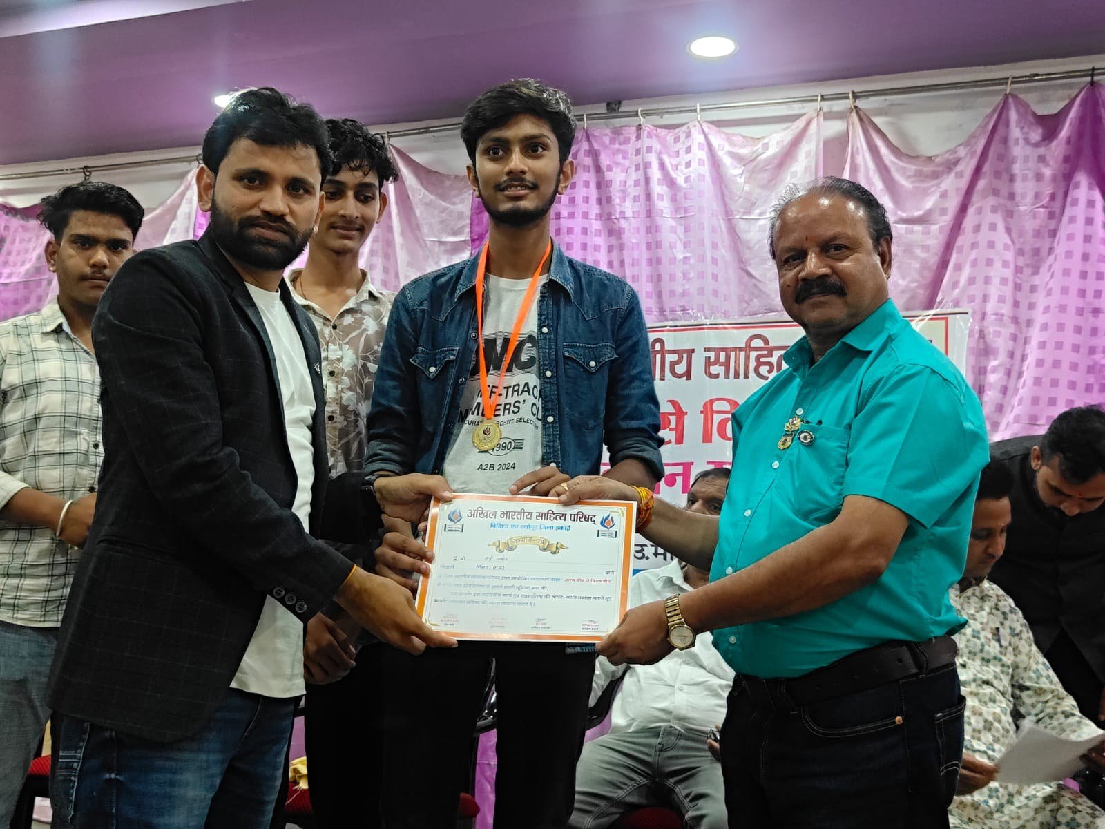 अखिल भारतीय साहित्य परिषद ने सनराइजर्स स्कूल में आयोजित की व्याख्यान माला और मेधावी छात्र सम्मान समारोह - मध्य प्रदेश - LALIT