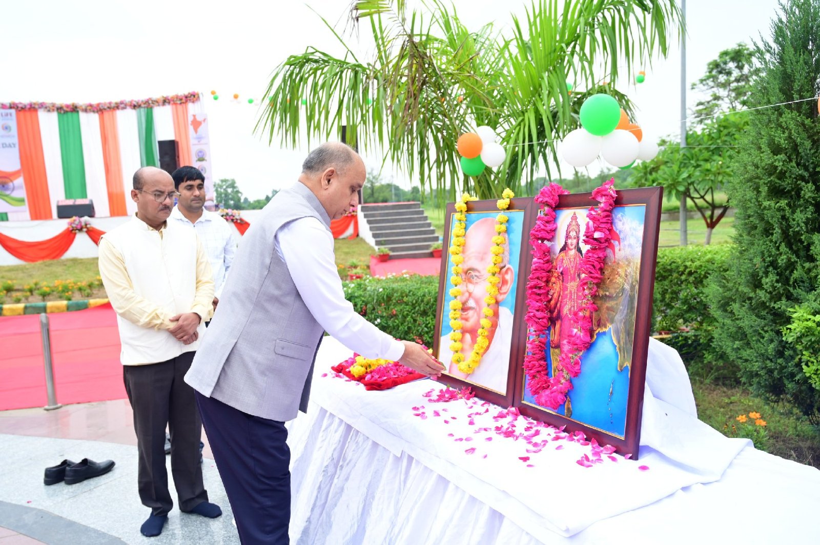झांसी: रानी लक्ष्मीबाई केंद्रीय कृषि विश्वविद्यालय में 80वां स्वतंत्रता दिवस समारोह, कुलपति ने 12 नवीन कृषि तकनीकों का किया अ