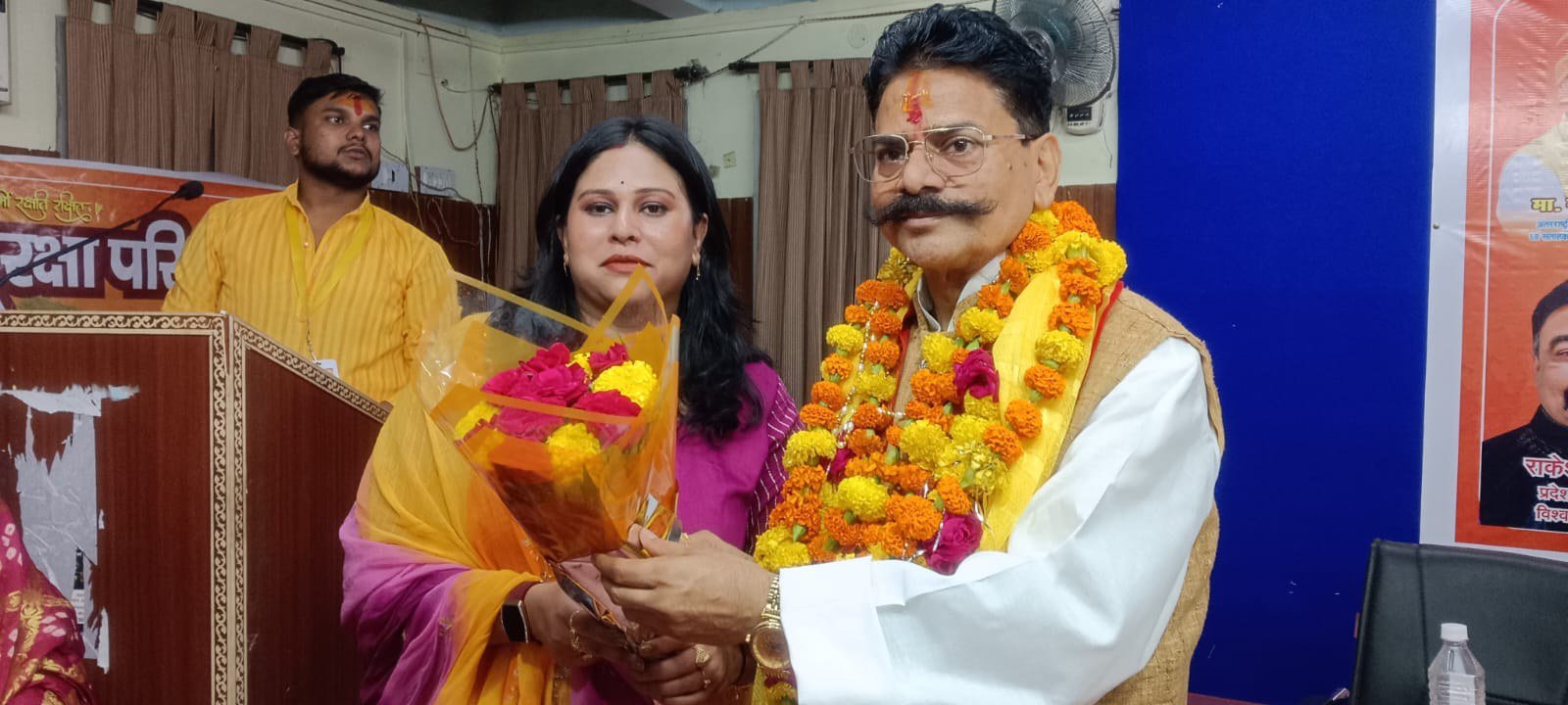 झांसी के दीनदयाल सभागार में विश्व हिंदू रक्षा परिषद का कार्यक्रम आयोजित - झांसी - LALITPUR LIVE TV
