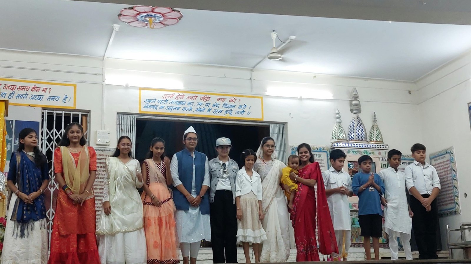 दसलक्षण पर्व के आठवें दिन मनाया गया उत्तम त्याग धर्म, लघु नृत्य नाटिका ने दर्शकों को किया मंत्रमुग्ध - मध्य प्रदेश - LALITPUR