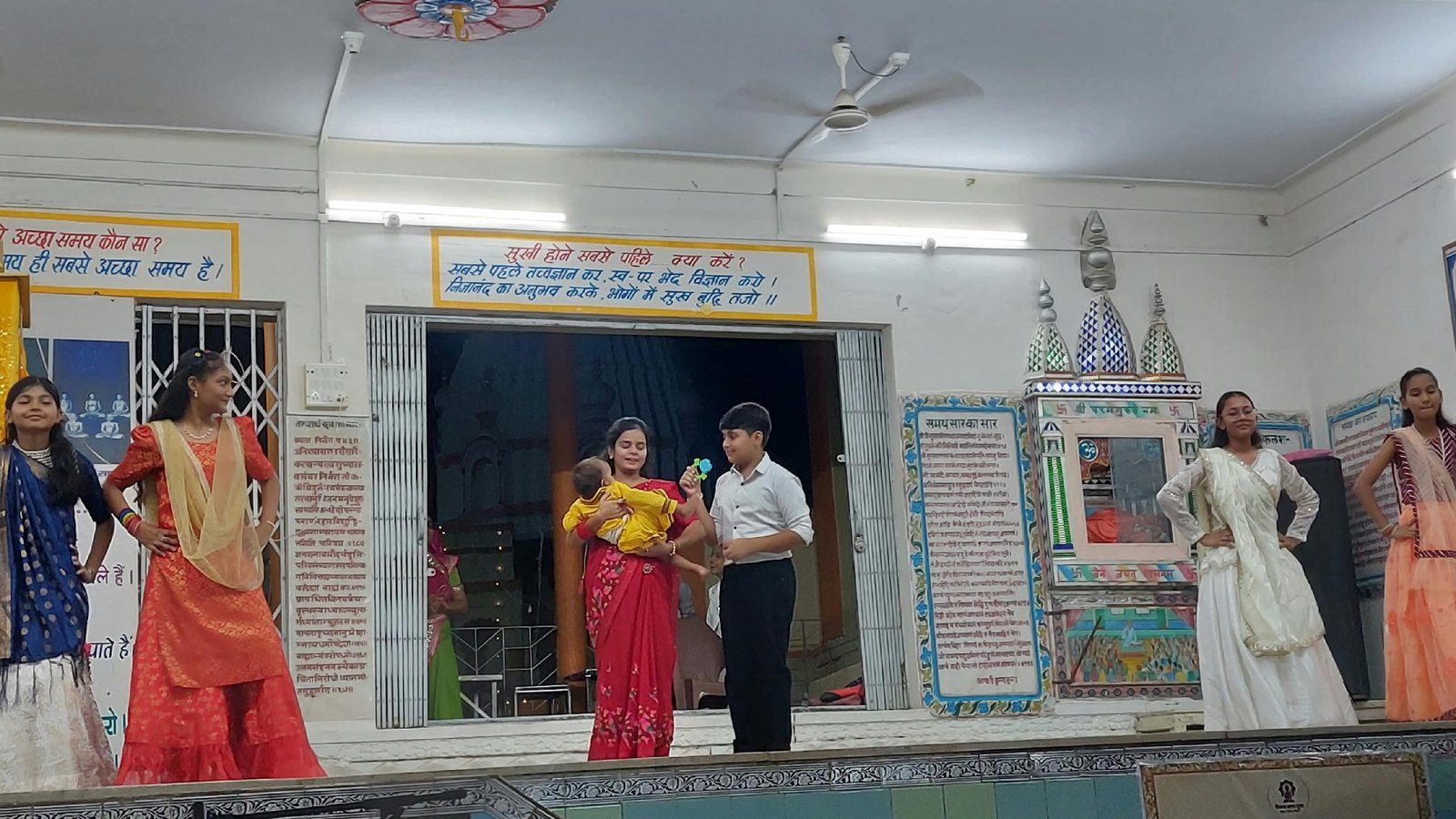 दसलक्षण पर्व के आठवें दिन मनाया गया उत्तम त्याग धर्म, लघु नृत्य नाटिका ने दर्शकों को किया मंत्रमुग्ध - मध्य प्रदेश - LALITPUR