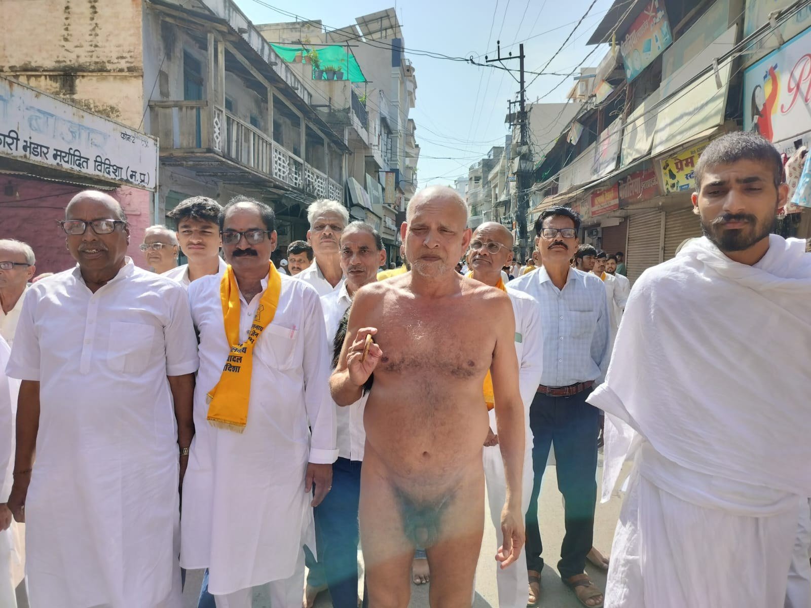 क्षमावाणी पर्व पर चांदी की पालकी में निकले महावीर भगवान - मध्य प्रदेश - LALITPUR LIVE TV