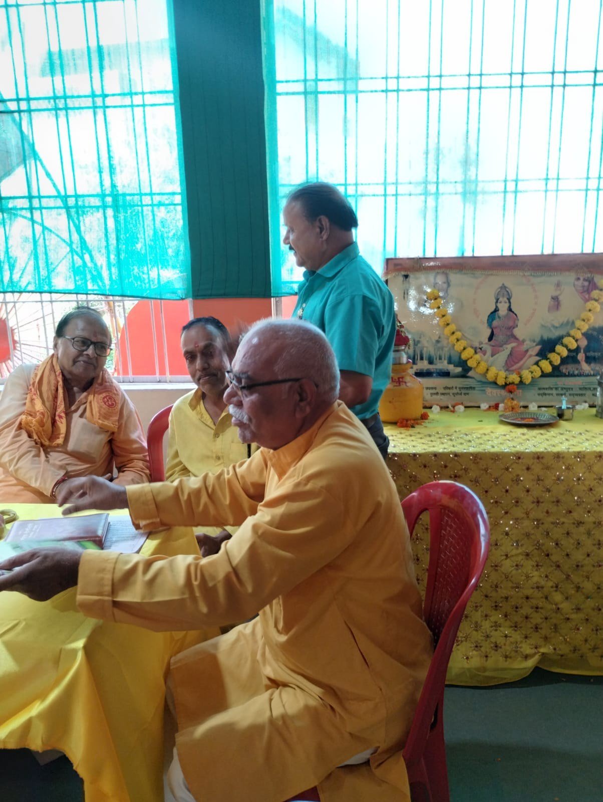 विदिशा की स्वर्णकार कॉलोनी स्थित प्रज्ञा पीठ में गुरुदेव के 100वें वर्ष पर संकल्प समीक्षा गोष्ठी का आयोजन, माताजी भगवती देवी
