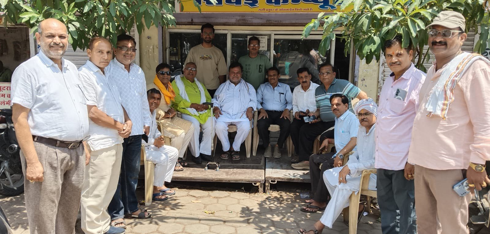 उत्तर प्रदेश में जून माह से विद्युत कॉरपोरेशन द्वारा 10% फ्यूल सरचार्ज के नाम से रुपए बढ़ाये जाने के विरोध में आया जिला उद्योग व्यापार मंडल.