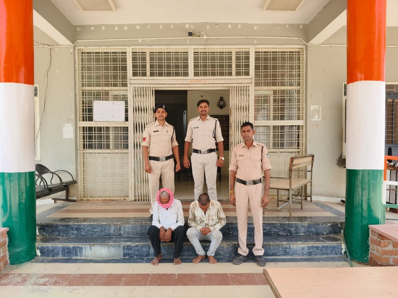 16 मई को ली थी जान, 2 जून को टूटा फरारियों का गुरूर: बामौरकलां पुलिस ने पकड़ा