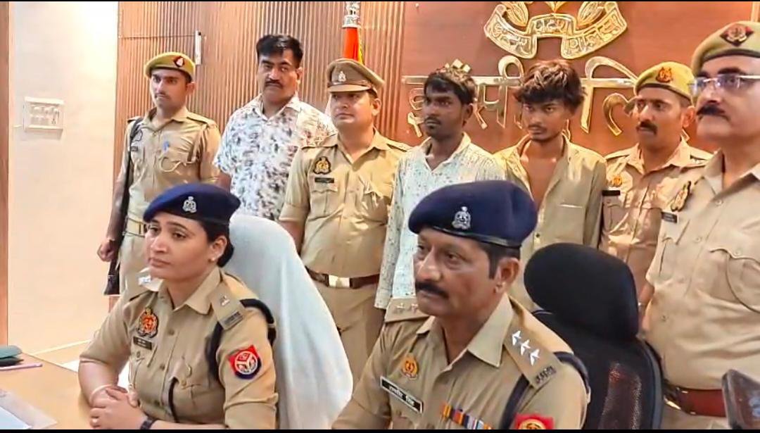 झांसी पुलिस की बड़ी कार्रवाई: अंतरराज्यीय बाइक चोर गिरोह का पर्दाफाश, 8 चोरी की मोटरसाइकिलें व तमंचा बरामद.पुलिस ने 24 घंटे में खोला बाइक चोरी का मामला, दो शातिर चोर गिरफ्तार.