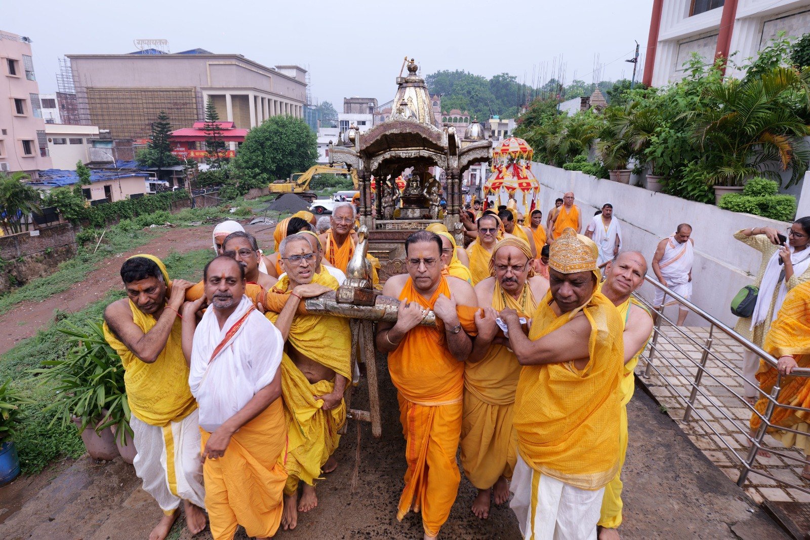 मुक्ति का लक्ष्य तभी मिलेगा, जब भक्ति, अनुरक्ति और विरक्ति जीवन में आएँ : मुनि श्री प्रमाण सागर महाराज