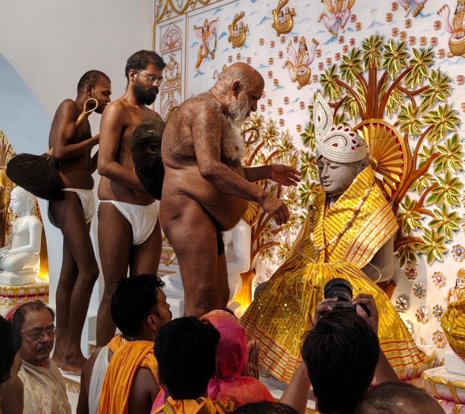 परमपूज्य मुनि पुंगव श्रीसुधासागरजी महाराज ने दी ऐलक दीक्षा