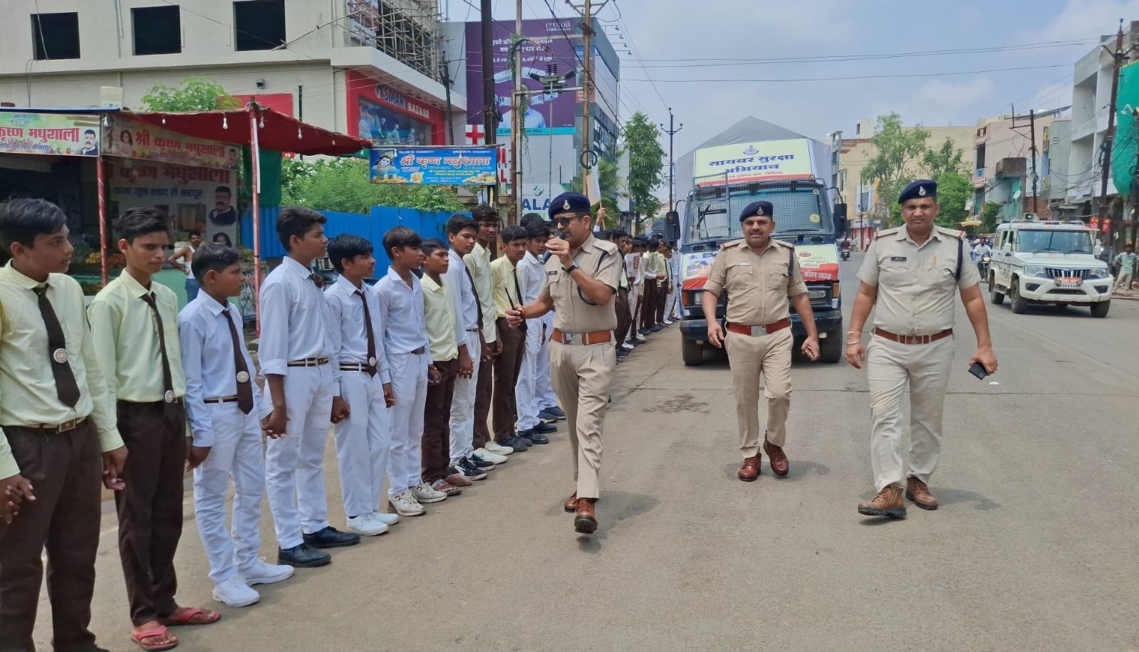 विदिशा से साइबर सुरक्षा रथ को हरी झंडी, "सेफ क्लिक अभियान 2.0" के तहत 100 गांवों तक पहुंचेगी साइबर जागरूकता