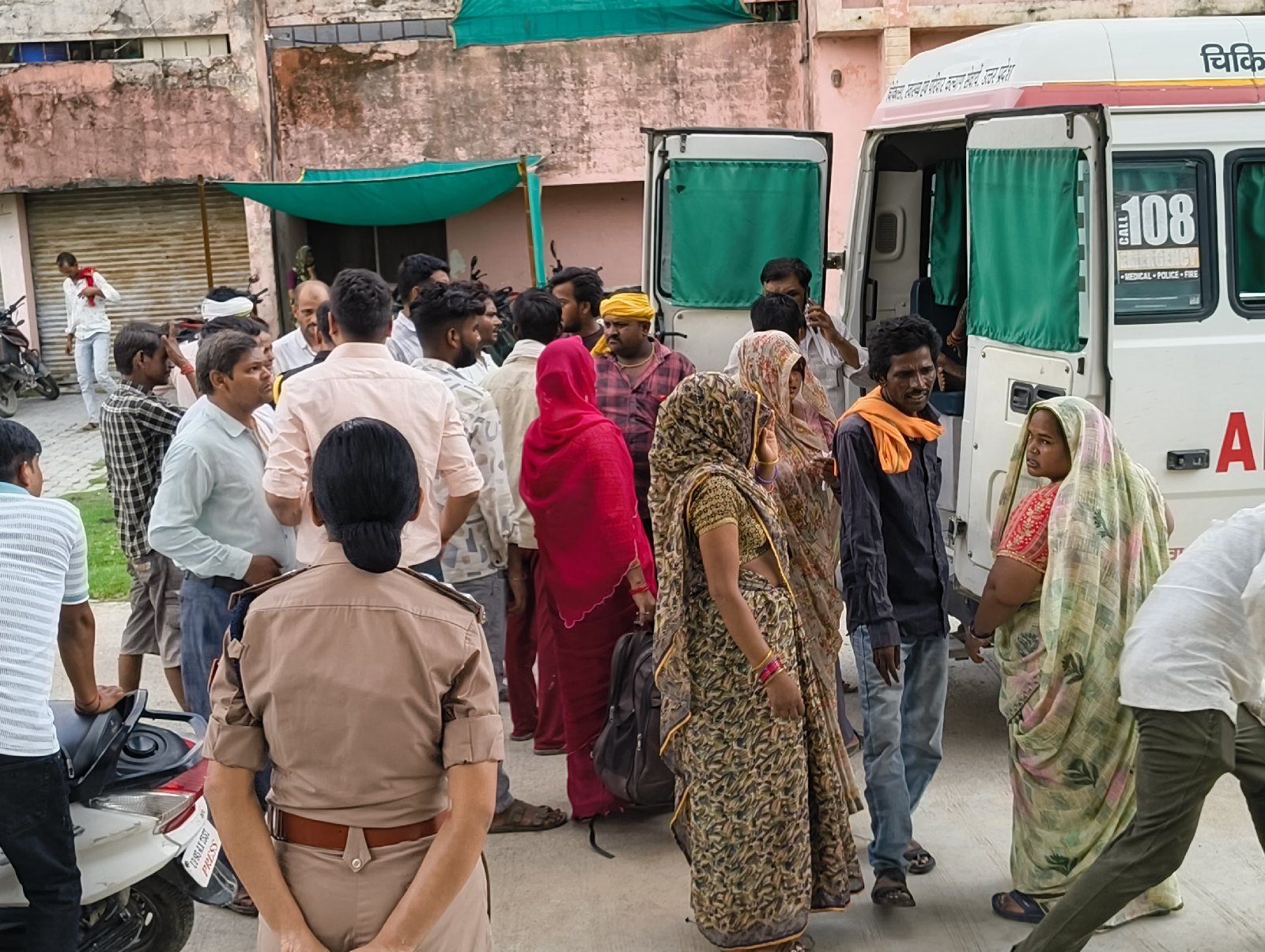 मौठ के अमरा में हुआ भीषण सड़क हादसा