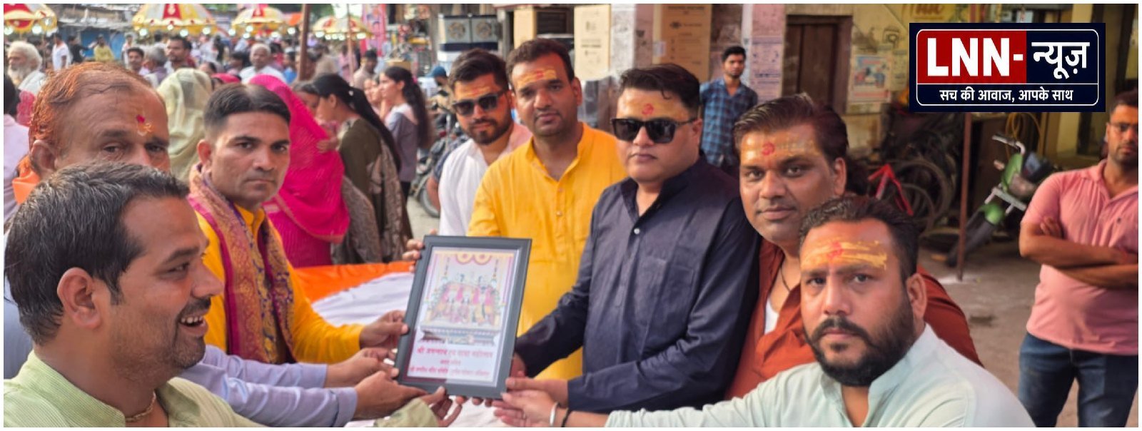 जय अंबे रक्तदान समिति द्वारा सदर कांटे पर भात का प्रसाद वितरण किया गया इस मौके पर दीपक राठौड़ अध्यक्ष जितेंद्र राठौर पार्षद आशीष गोस्वामी त्रिदेव दुबे अमन शर्मा अम्मू रजक ललित सेन इंद्रदेव दूबे बॉबी गोस्वामी अमित बाबूजी सुजान राजा गौरव शुक्ला के के गंगेले समाजवादी पार्टी अध्यक्ष नेपाल यादव विनायक राठौर मौजूद रहे