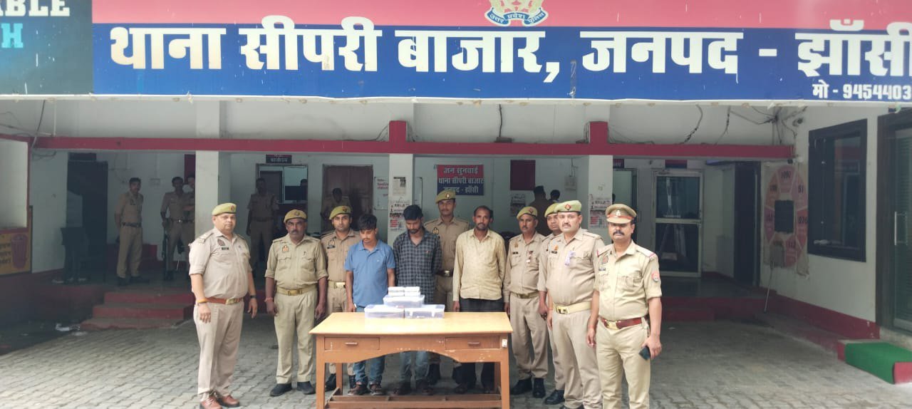मुठभेड़ में दबोचे गए राजस्थानी चोर गैंग के तीन आरोपी गिरफ्तार.पुलिस से घिरते बदमाश पुलिस पर ही फायरिंग करने लगें - झांसी - LAL