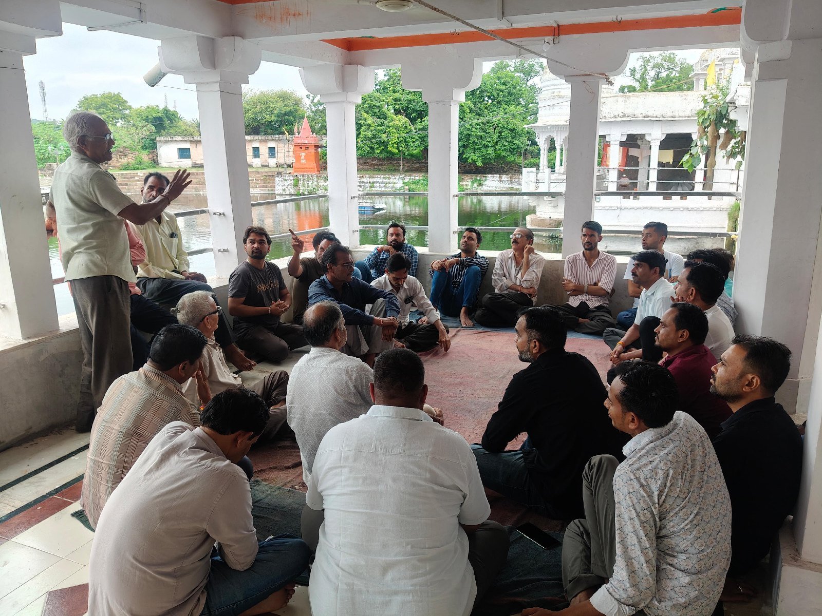 सर्व ब्राह्मण समाज की बैठक का हुआ आयोजन , उत्कृष्ट प्रदर्शन करने वालों का समाज करेगा सम्मान , पर्यावरण संरक्षण के लिए लगाए जाएंगे पौधे