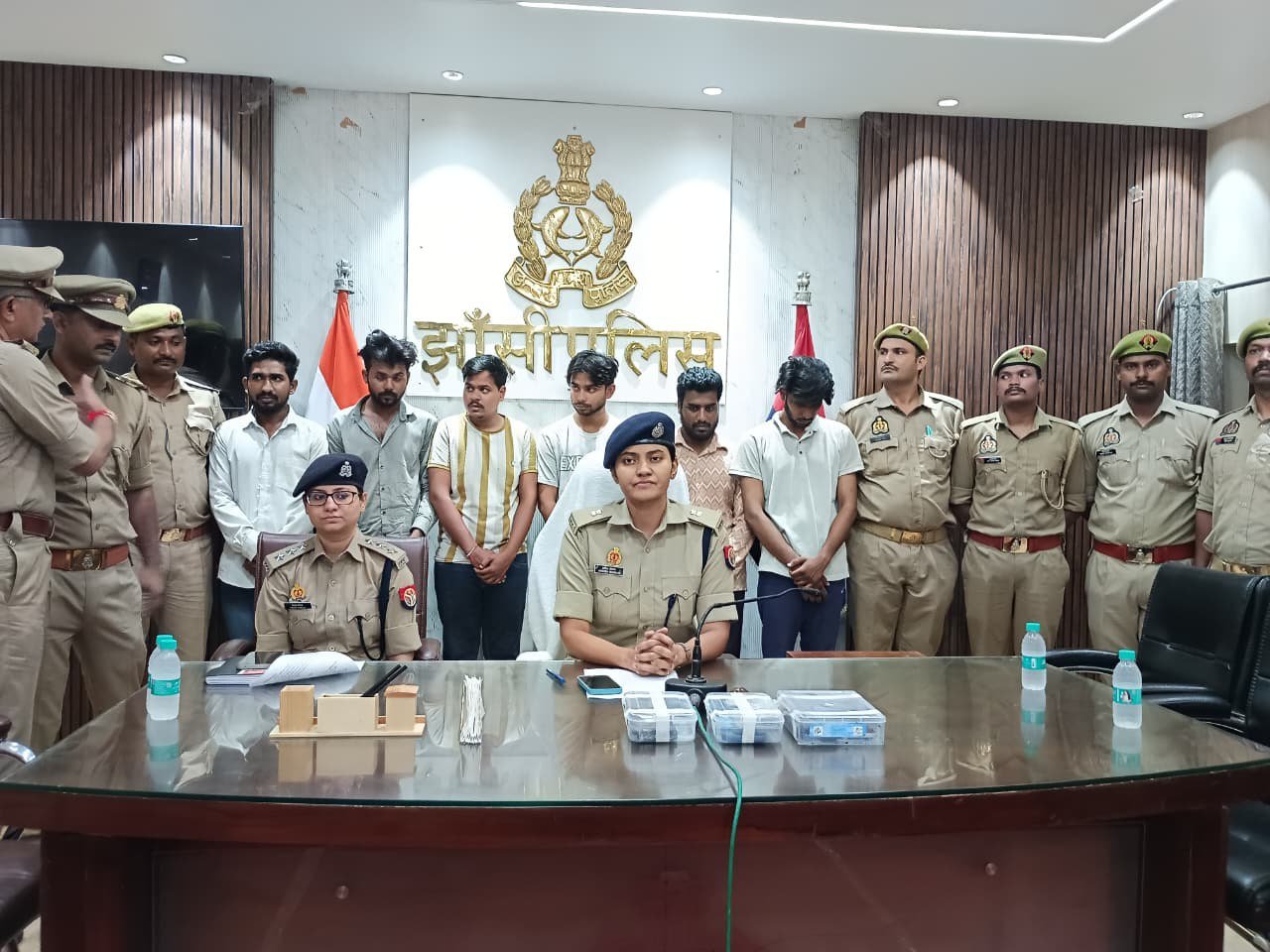 ऑनलाइन गेम में धोखाधड़ी करने वाले 6 शातिर गिरफ्तार