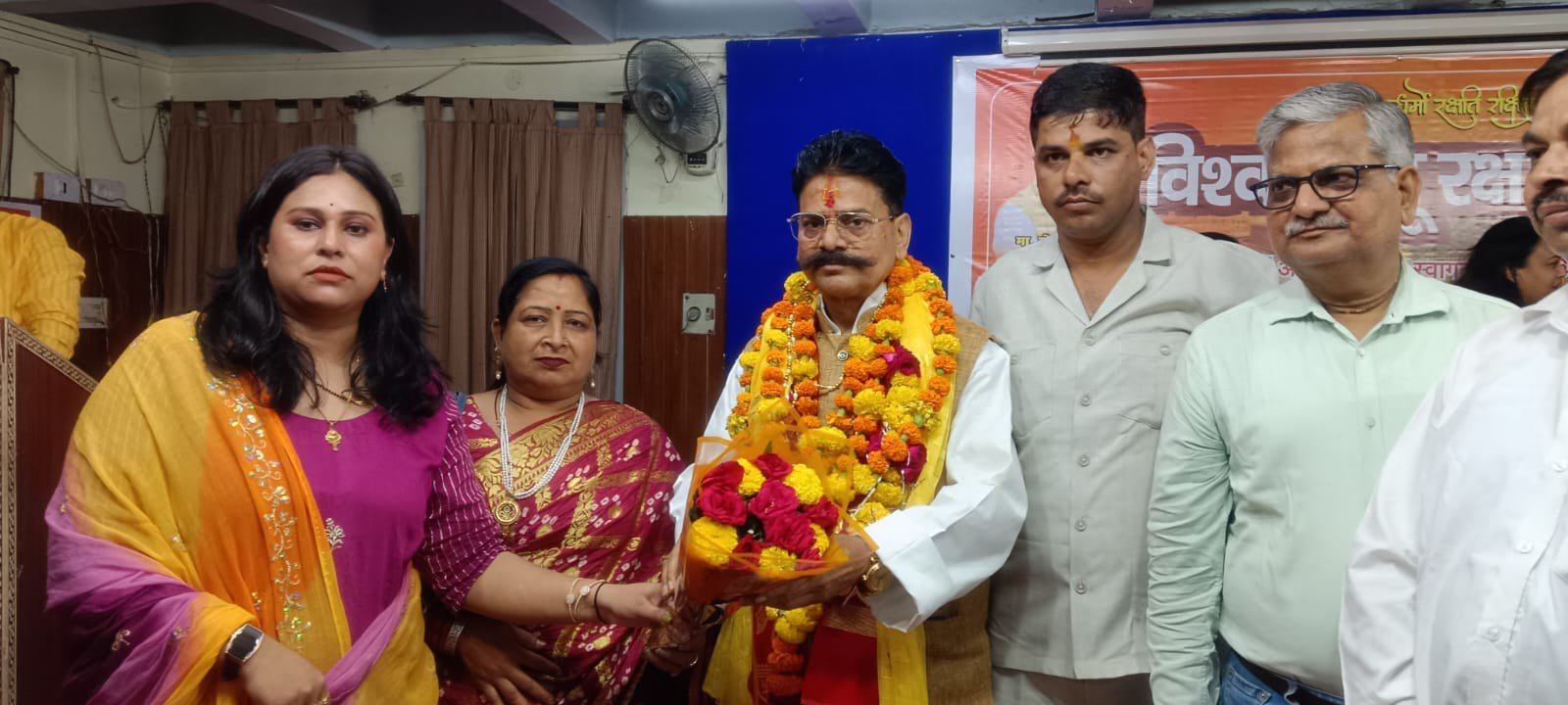 झांसी के दीनदयाल सभागार में विश्व हिंदू रक्षा परिषद का कार्यक्रम आयोजित - झांसी - LALITPUR LIVE TV