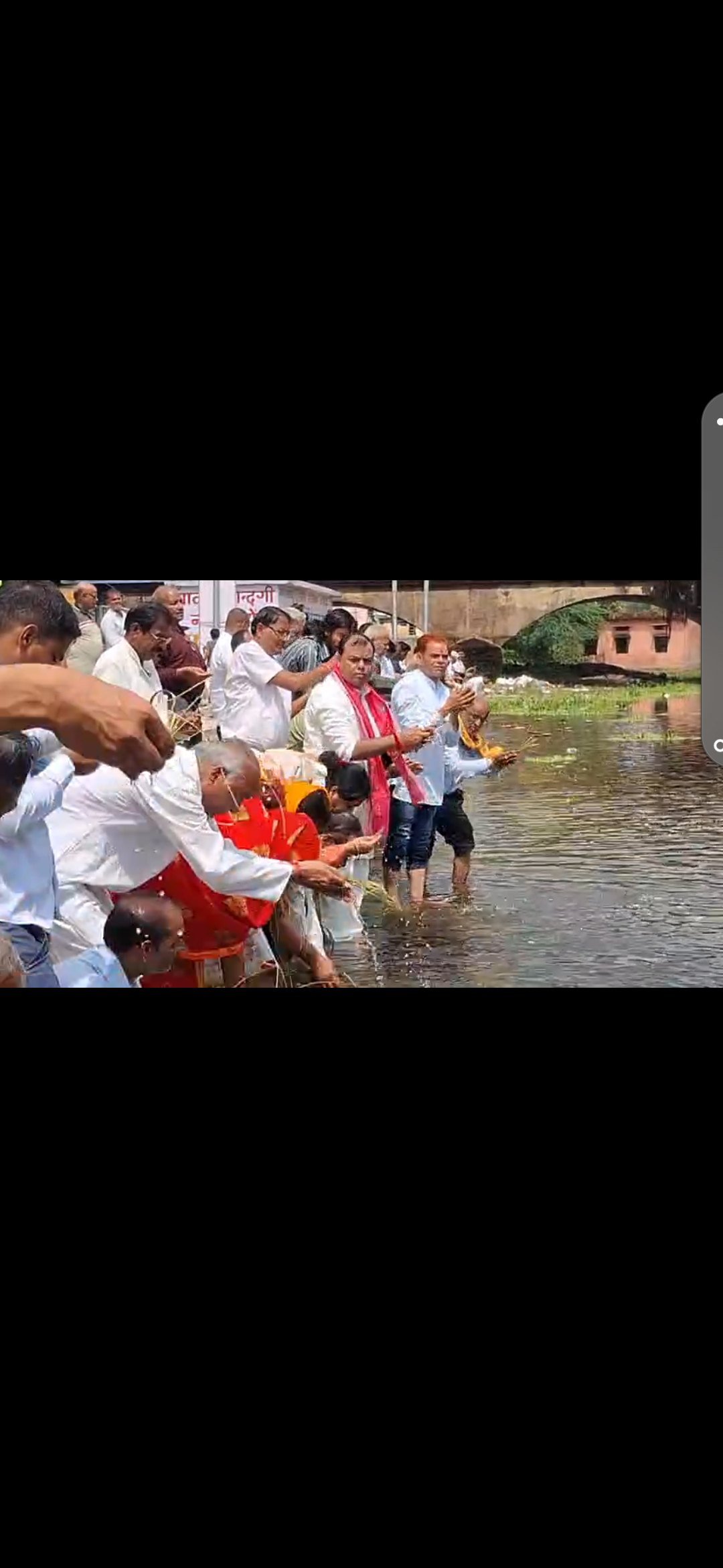 झांसी: अपनों से दूर दुनिया की नजरों से ओझल हुए लोगों का हुआ पिंडदान